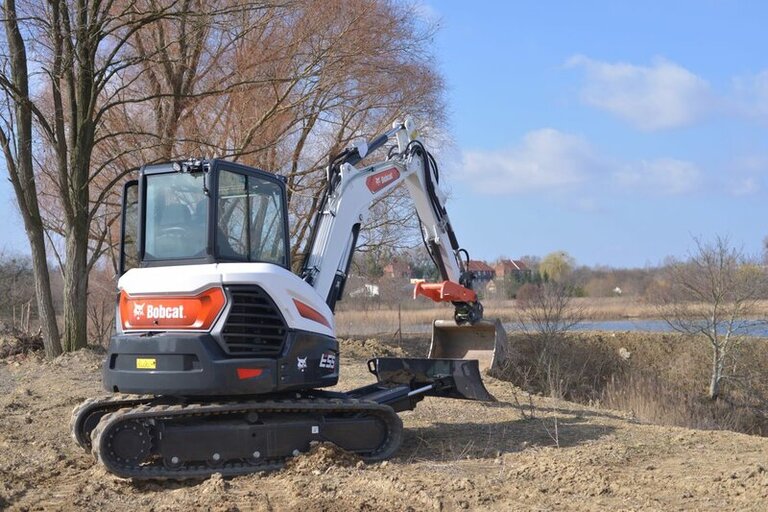 Bobcat E55
